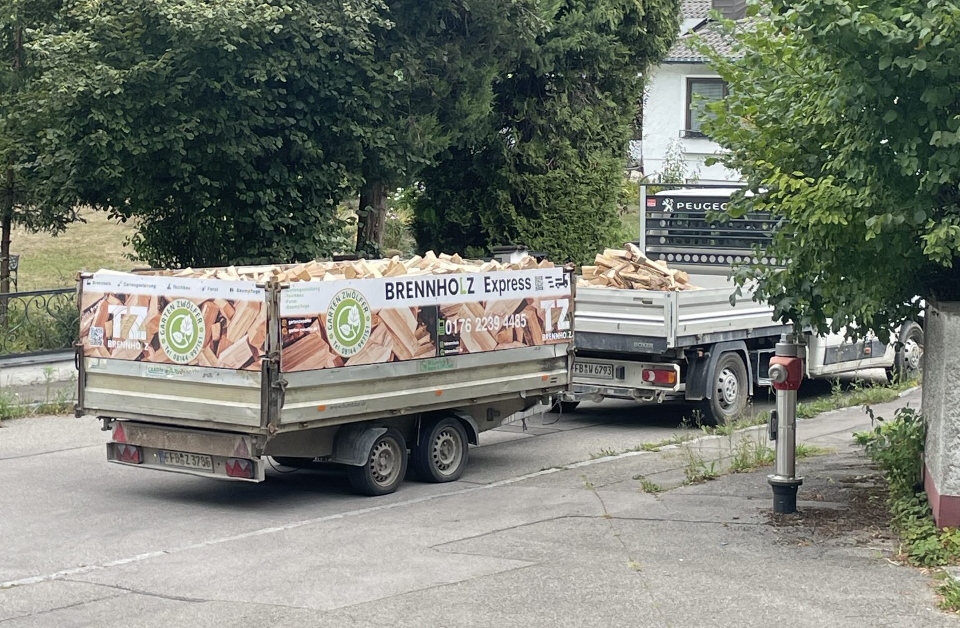 Brennholzexpress Aufnahme aus der Entfernung